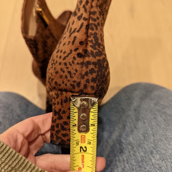 Leopard Print Ankle Boots with fur texture - Picture 2 of 12